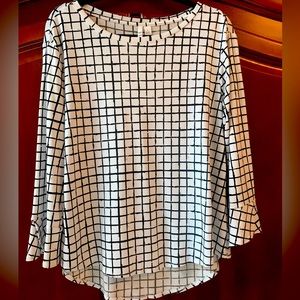 Women top by Ellie size Large